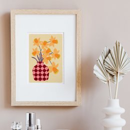 Vase and daffodils
