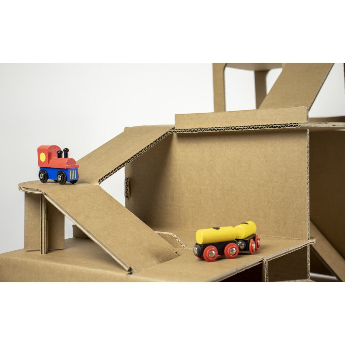 Garage à jouets en carton