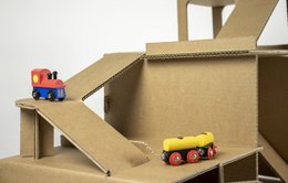 Garage à jouets en carton
