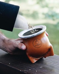 Un Mate Black Yerbera - dåse, beholder til yerba mate med dispenser