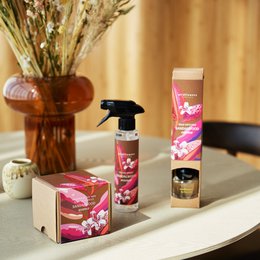 Duftstäbchen mit getrockneten Blumen, 50 ml – Sandelholz-Essenz