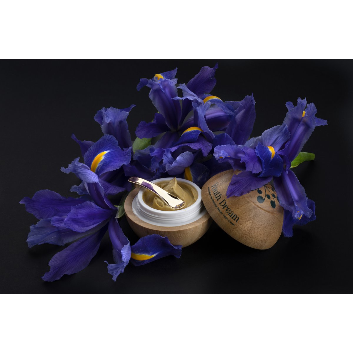 YOUTH DREAM CREAM. Intensive 360° Anti-Aging Treatment