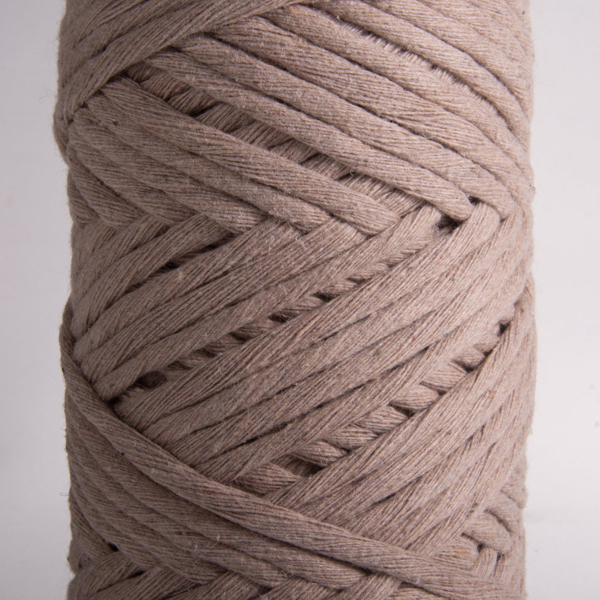 Sensy Premium 3 mm - cordoncino macramè a filo singolo in cotone riciclato al 100%.