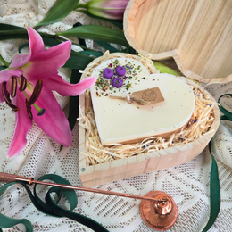 Herz-Geschenkbox, großes Herz mit Blaubeeren