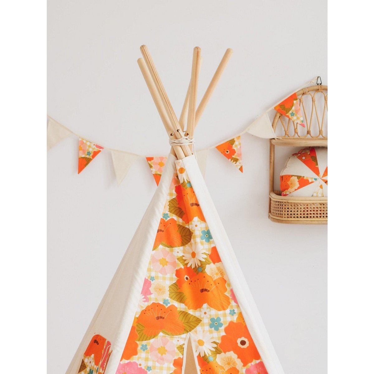 Tipi-Zelt „Picknick mit Blumen“.