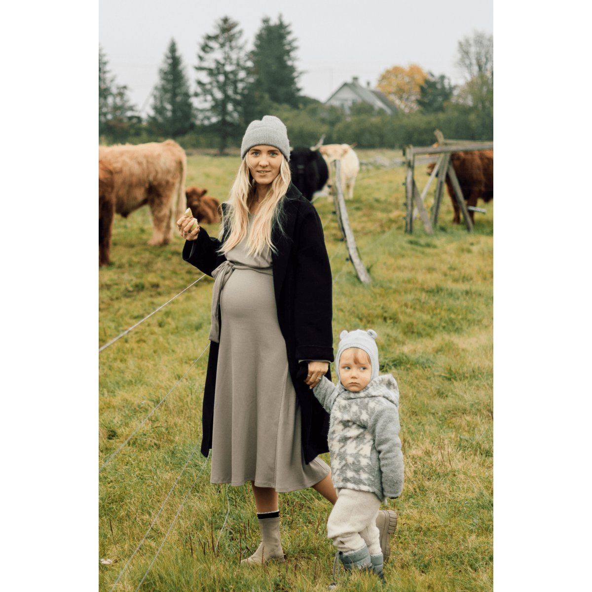 Vestido de maternidad y lactancia tisu, topo pálido