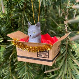 Handgemaakt kattenkerstornament grijs in minidoosje