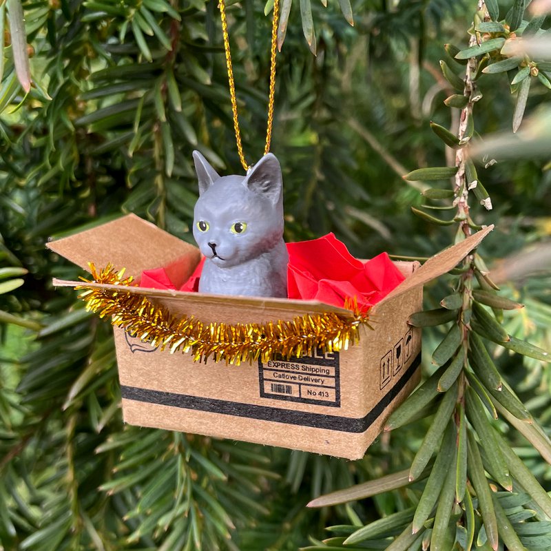 Handgemaakt kattenkerstornament grijs in minidoosje