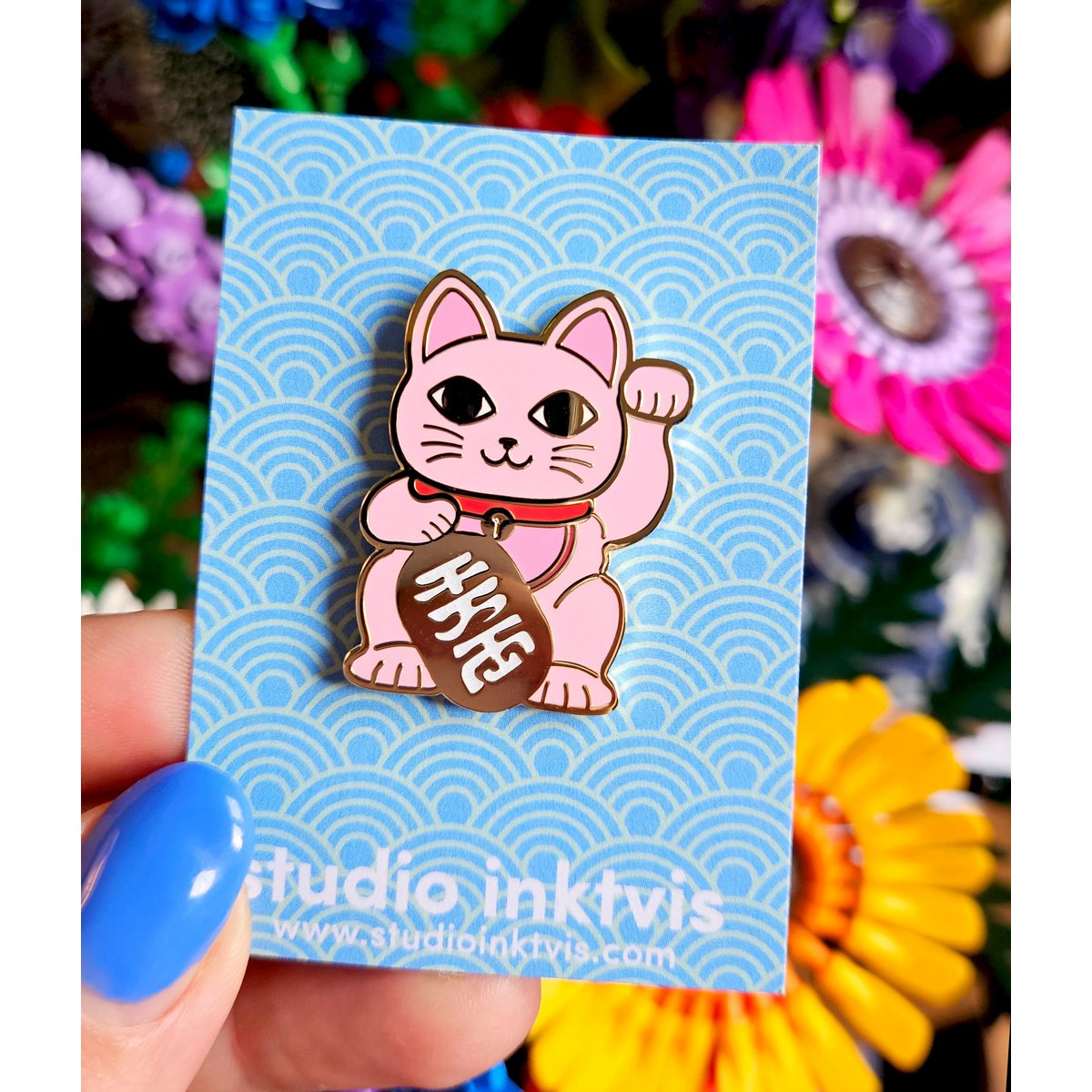 Pin Maneki Neko Rose Geluksakat