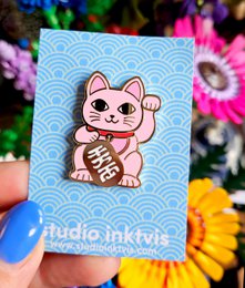 Pin Maneki Neko Rose Geluksakat