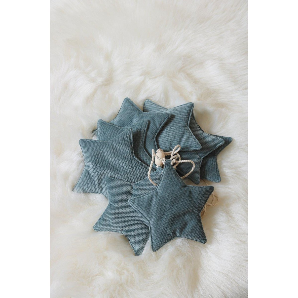 Guirlande de velours "Grey Mint Dust" avec des étoiles