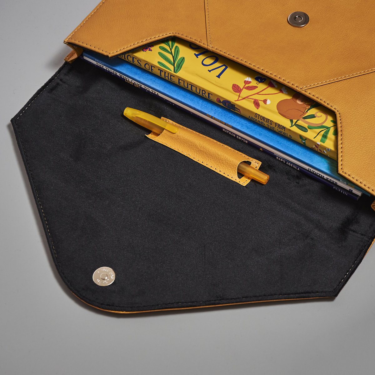 Mustard MEGA Snugbook