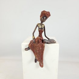 Bronce-Skulptur "Sitting Woman" de Hamed Nikiema | 16 cm | Unkate