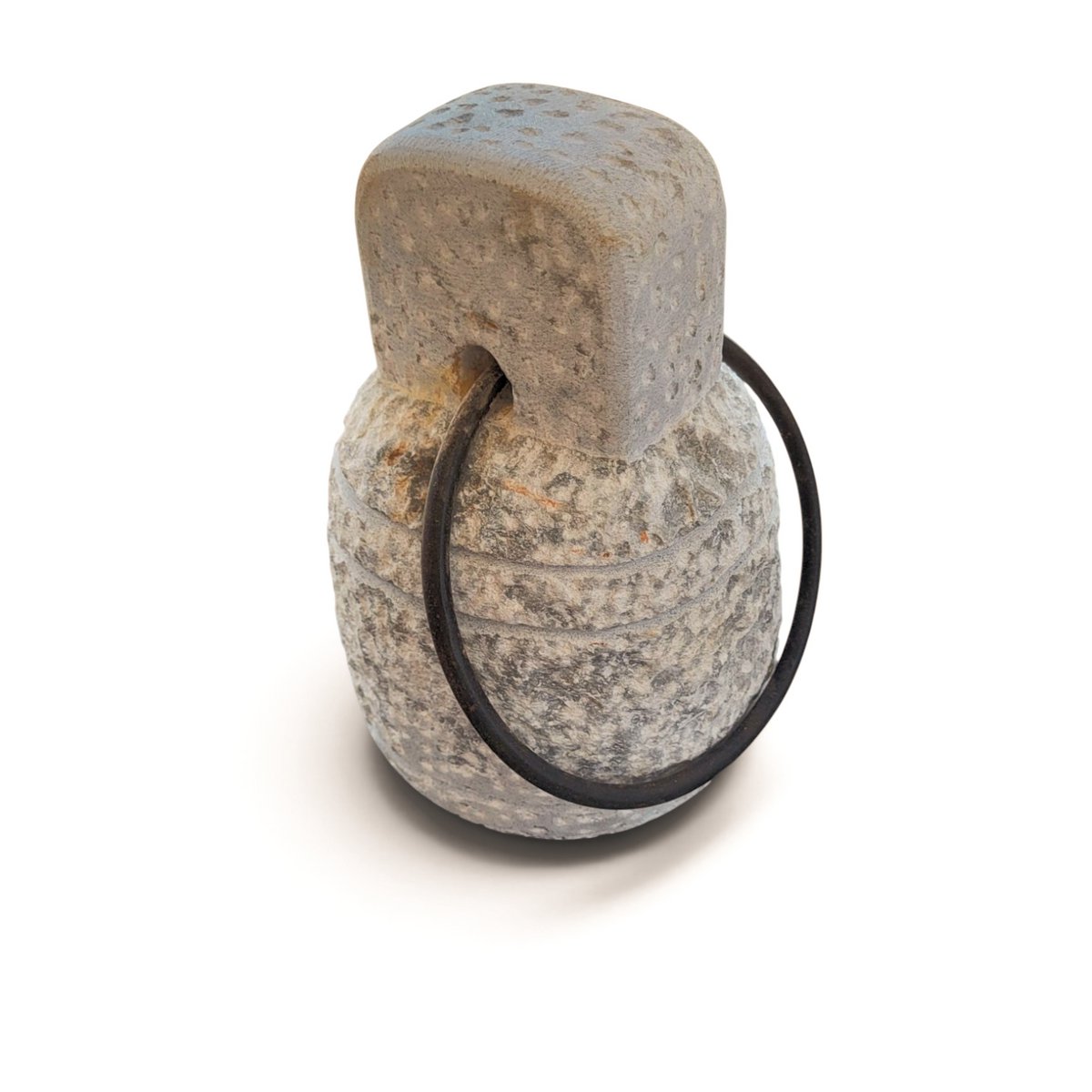 V.l24 Türstopper aus Stein mit Ring aus gealtertem Eisen