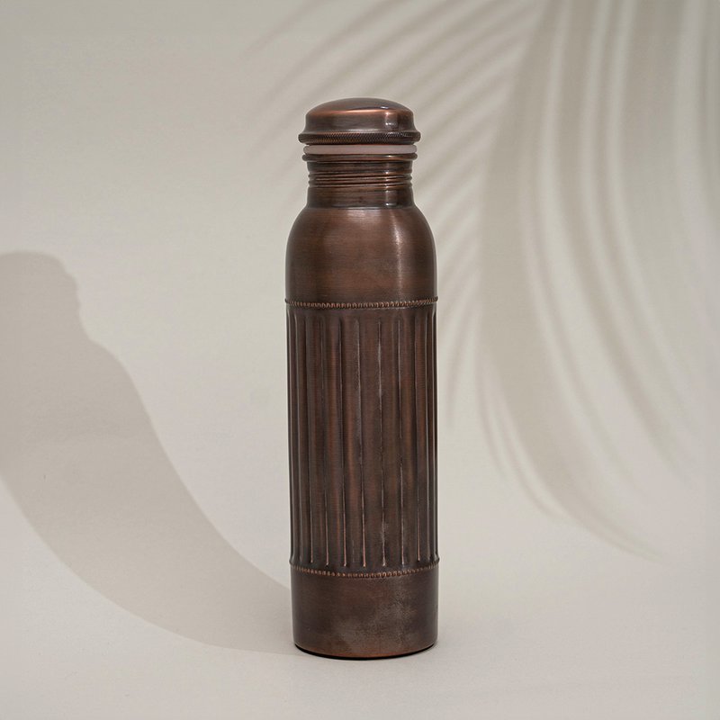 Puur koperen waterfles dot lining antique ± 950 ml (zware uitvoering)