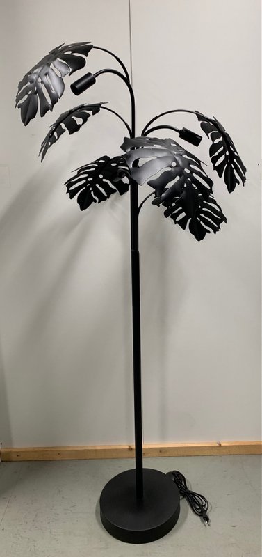 metal gulvlampe sort