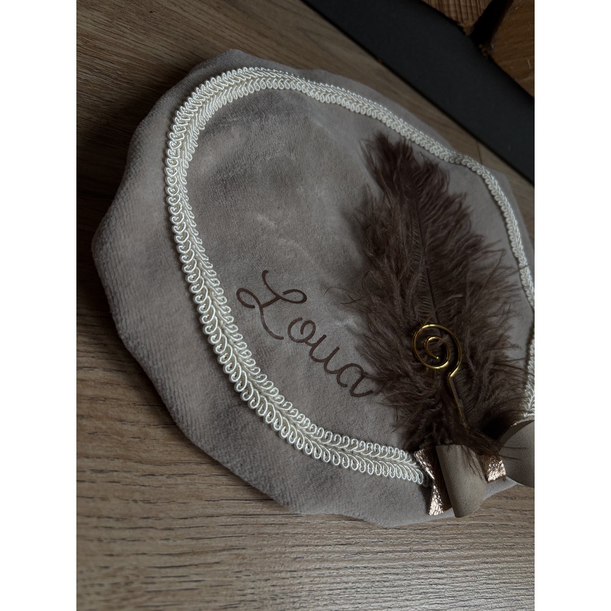 Pete hat - Beige with gold bow