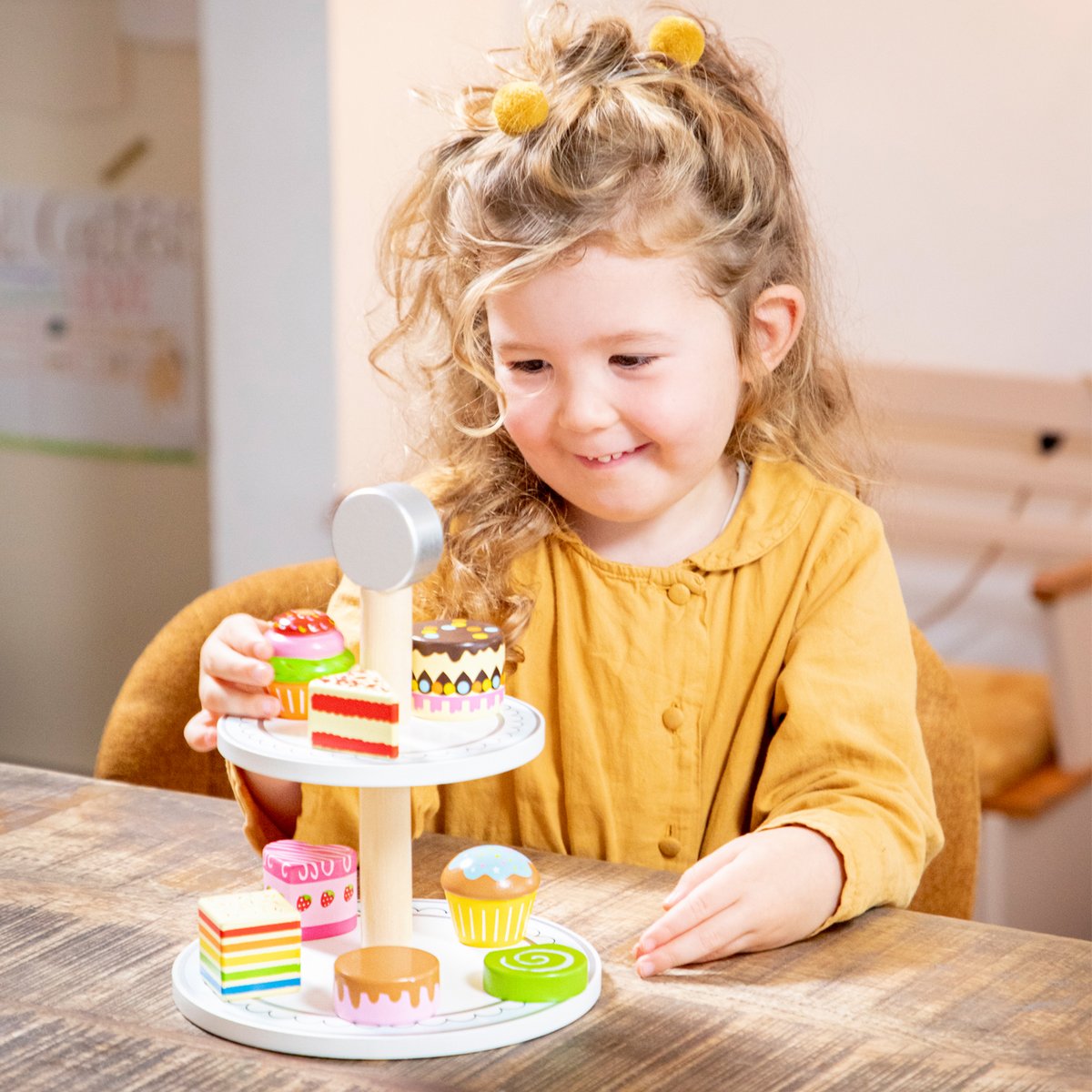 etagère met cakejes