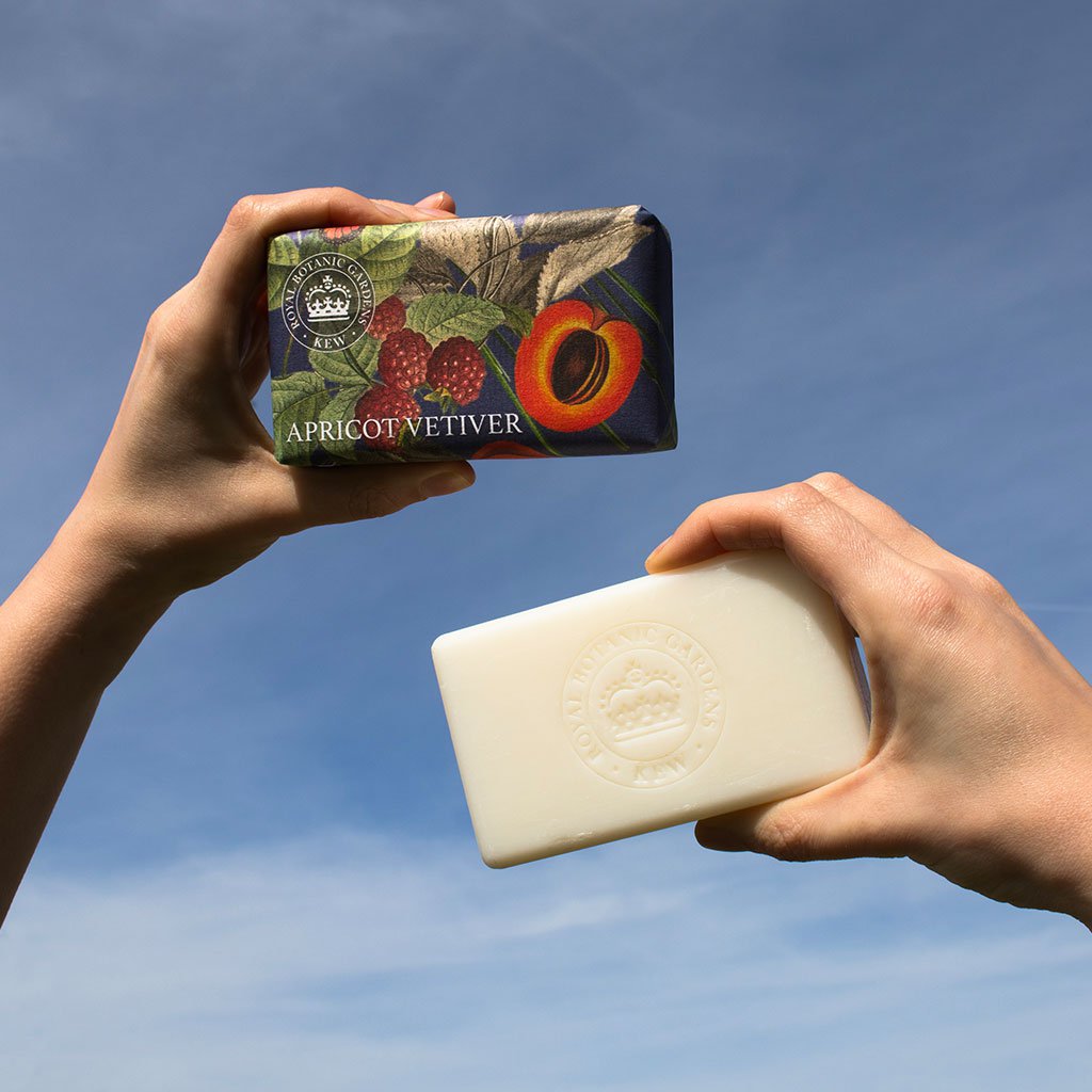 KEW RBG Shea Butter Soap 240g - Apricot & Vetiver