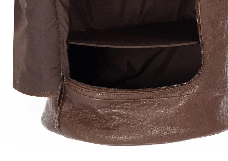 K0036BB | Boxing Bag Container in Genuine Leather, full grain, frills - Dark Brown Color - Polished Nickel Accessories. Dimensions: 35 x 35 x 120 cm - Packaging: Tnt bag