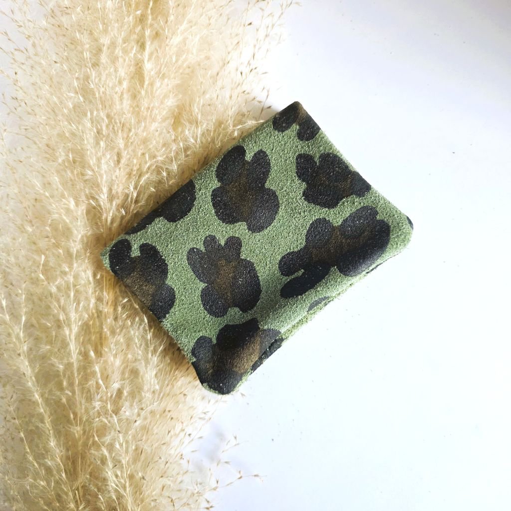Mini portafoglio leopardato verde