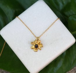 Kamille-Anhänger-Halskette: Heilsymbol-Schmuck (vergoldetes Messing)