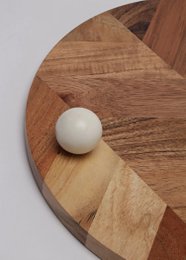 Servierplatte | Erhöhter Akzent aus Akazienholz | Marmor