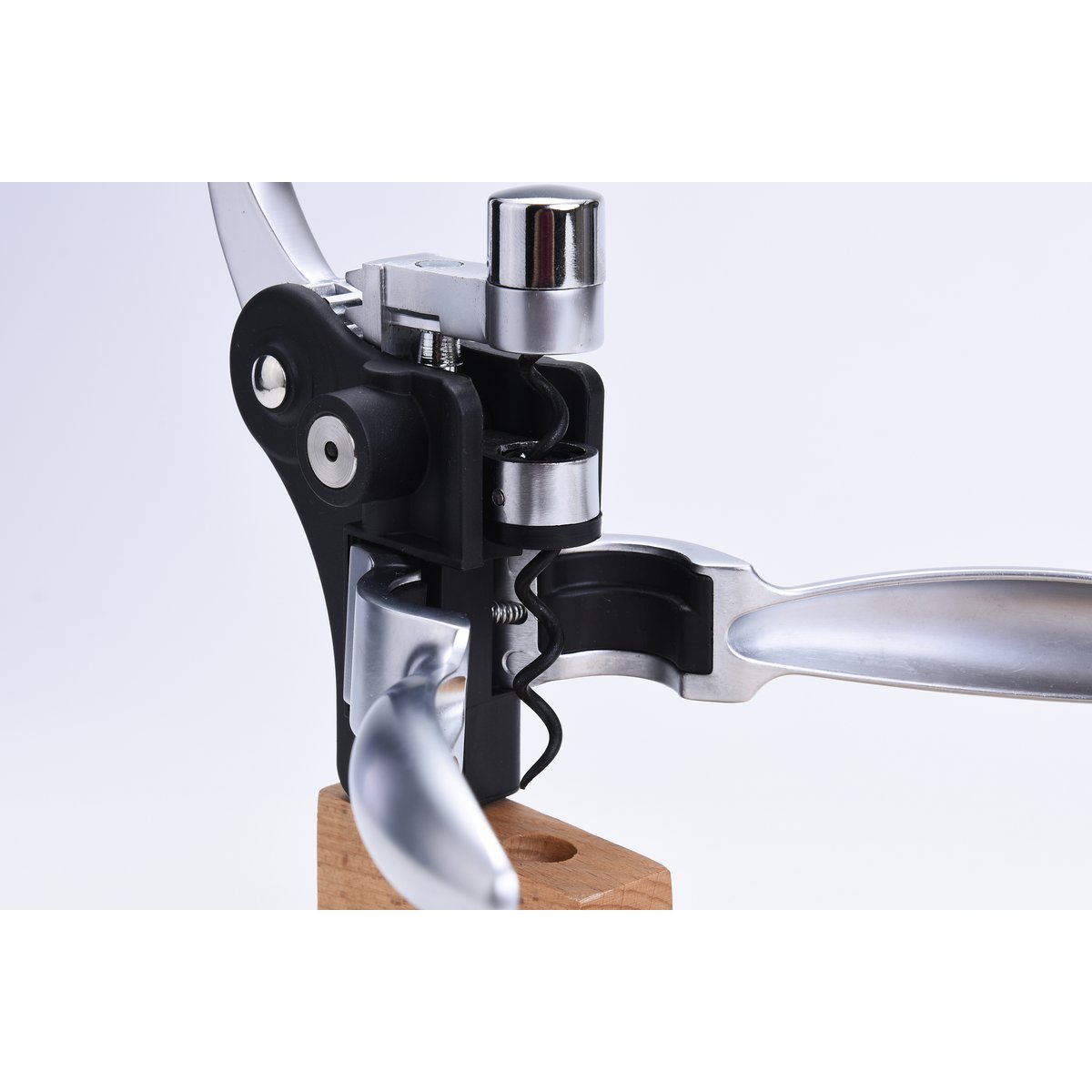 LAGUIOLE CORKSCREW WITH CORKSCREW ON ZELCOVA WOODEN BASE