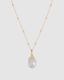 Elegant gold-tone necklace with a large pearl pendant, perfect for adding a touch of sophistication to any outfit.