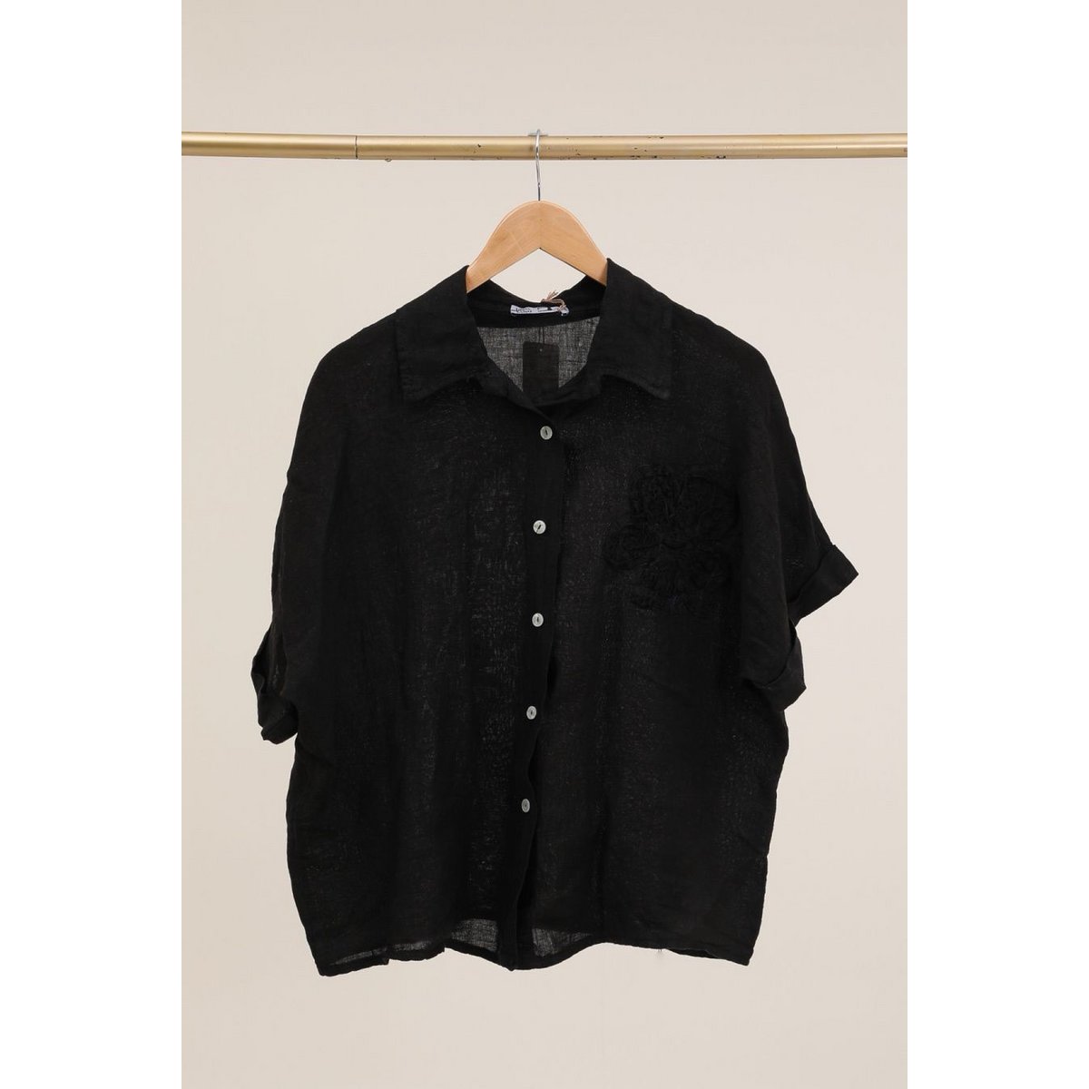 Shirt with a linen flower Ref. 20341