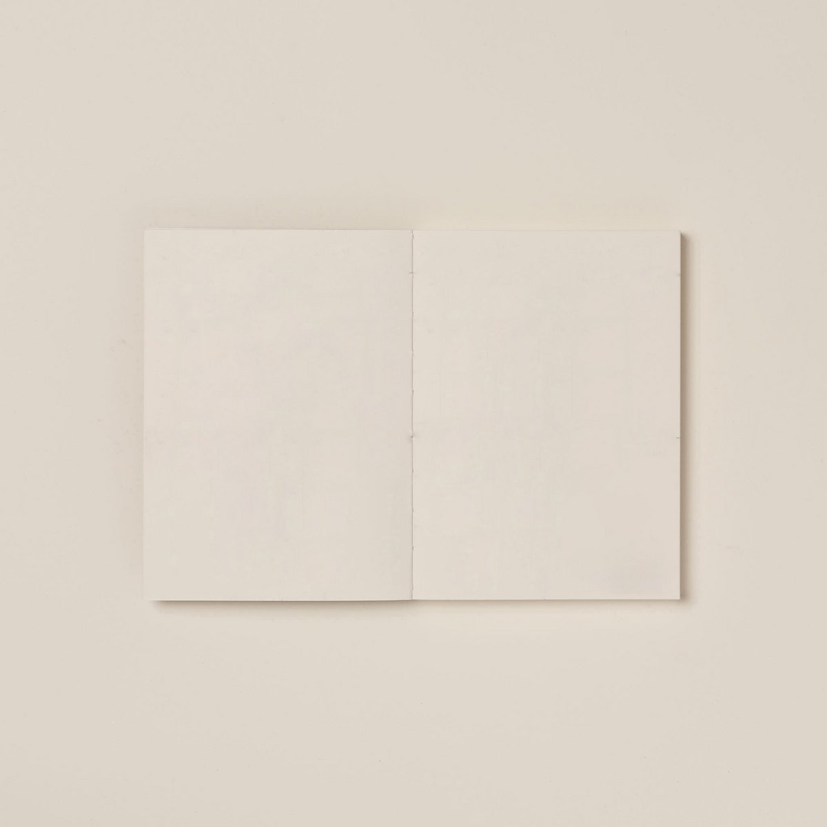 Notizbuch offen A5 – leer
