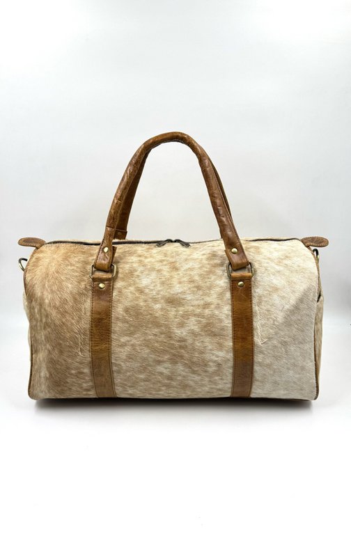 Borsa da viaggio in pelle e pelliccia naturale fatta a mano – Borsone artigianale “Apex” da 46 cm e borsa da fine settimana unisex unica