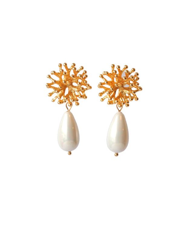 Boucles d'oreilles avec clou d'oreille plaqué or 24 carats et perle de coquillage