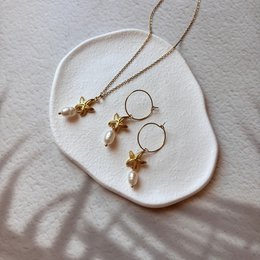 Marine Dream - Starfish and Pearl Hoop Earrings