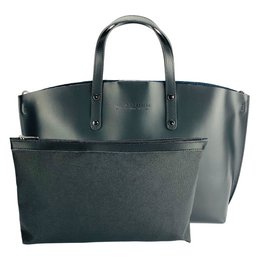 RB1024A | Damehåndtaske i ægte læder Fremstillet i Italien med aftagelig skulderrem. Stor indvendig aftagelig taske. Poleret gunmetal tilbehør - Sort farve - Mål: 48x31x11 cm