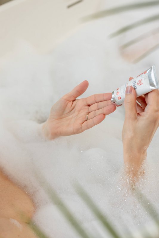 Face Peel Cleanses & Smoothes