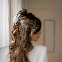 Chaming Hair Claw Clip – Beige