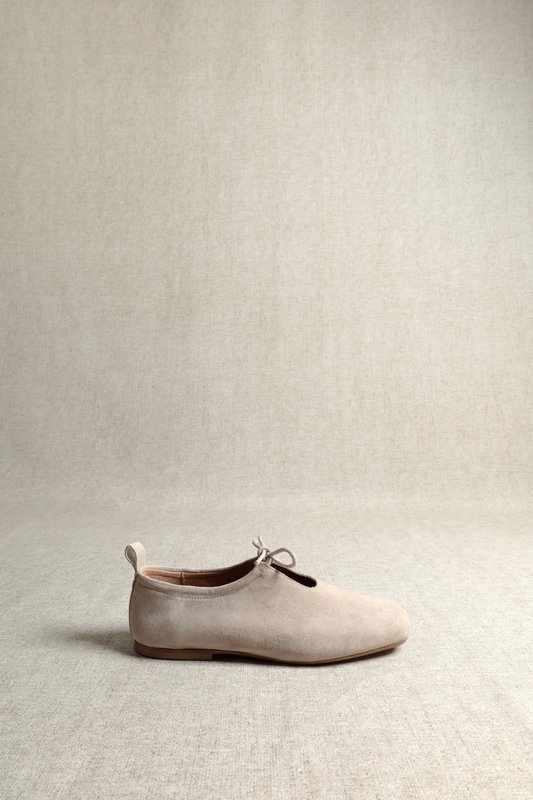 KATY BEIGE – Flache Schuhe aus weichem Leder mit Schnürung vorne