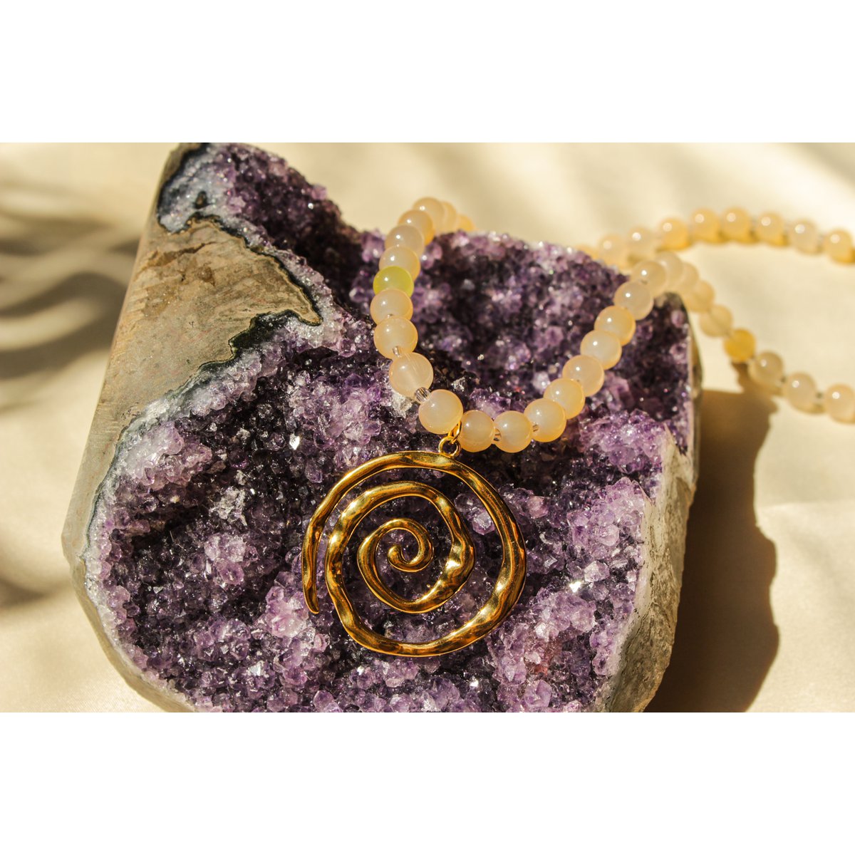 Collar espiral radiante