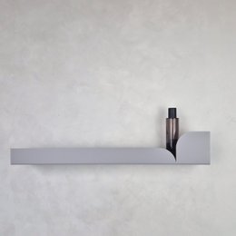 Estante de pared de metal gris bauhaus