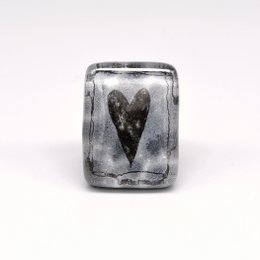 Großer Herzring in rechteckiger Glasform, bequem verstellbare Größe