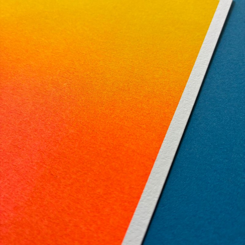 Riso Ansichtkaart Gradiënt Geel/Fluo Oranje, Risografie, DIN A6