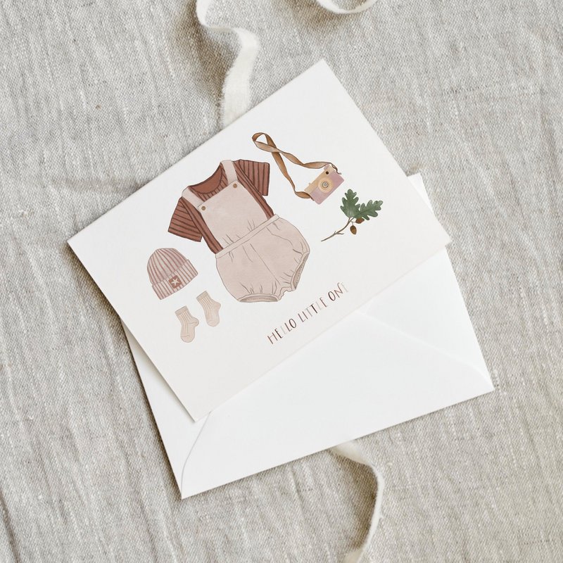 Tarjeta de felicitación · Vestido de bebé | marrón