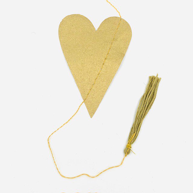 Guirlande coeur Luna-Leena - or - L182cm - papier écologique - fait main au Népal