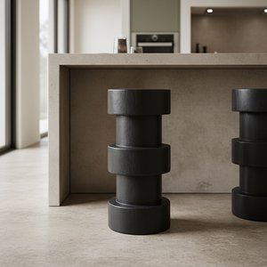 Forma bar stool totoma black