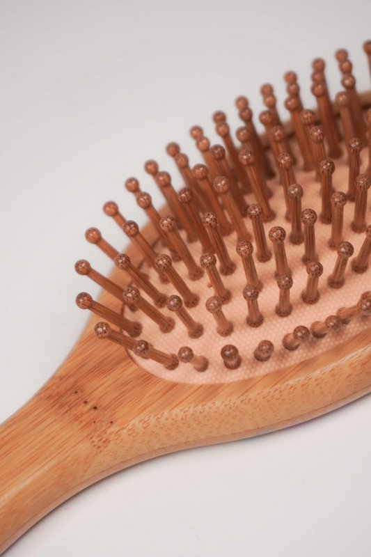 Bamboo hair brush red dots 21 cm Isabelle Rose