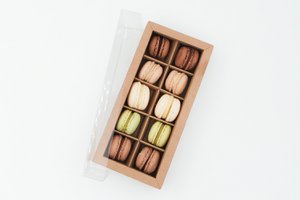 10 | Nutty Box Mini Macarons