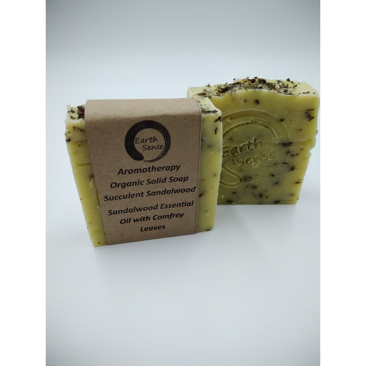 Sapone solido certificato biologico - legno di sandalo con foglie comodette grattugiate 90 g