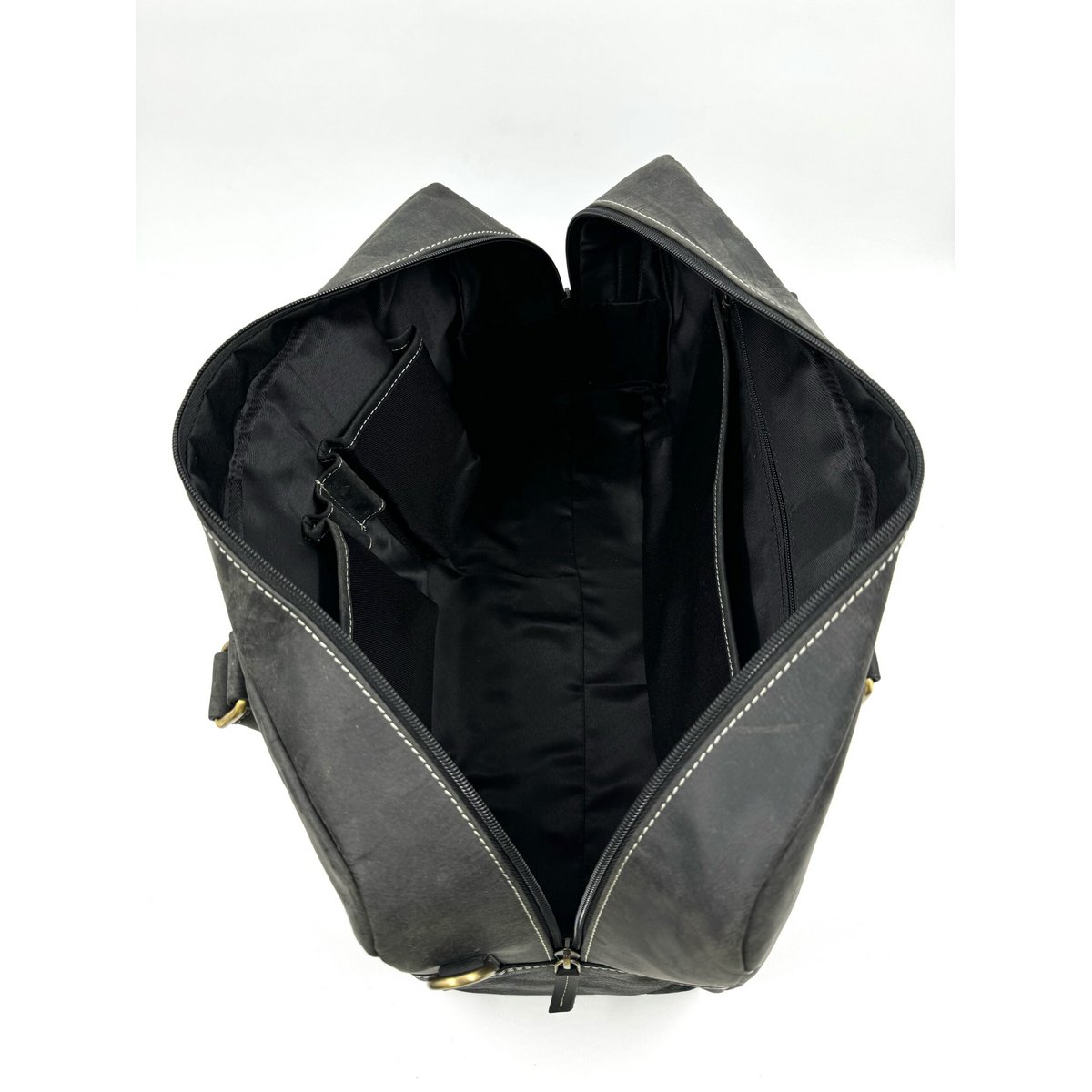Handmade Black "Hunter" Leather Travel Bag – Artisan 46cm Compact Executive Weekender with Internal Partition