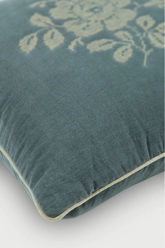 Kussenhoes | Camellia Teal Cross Stitch kussenhoes van Sanctuary Living